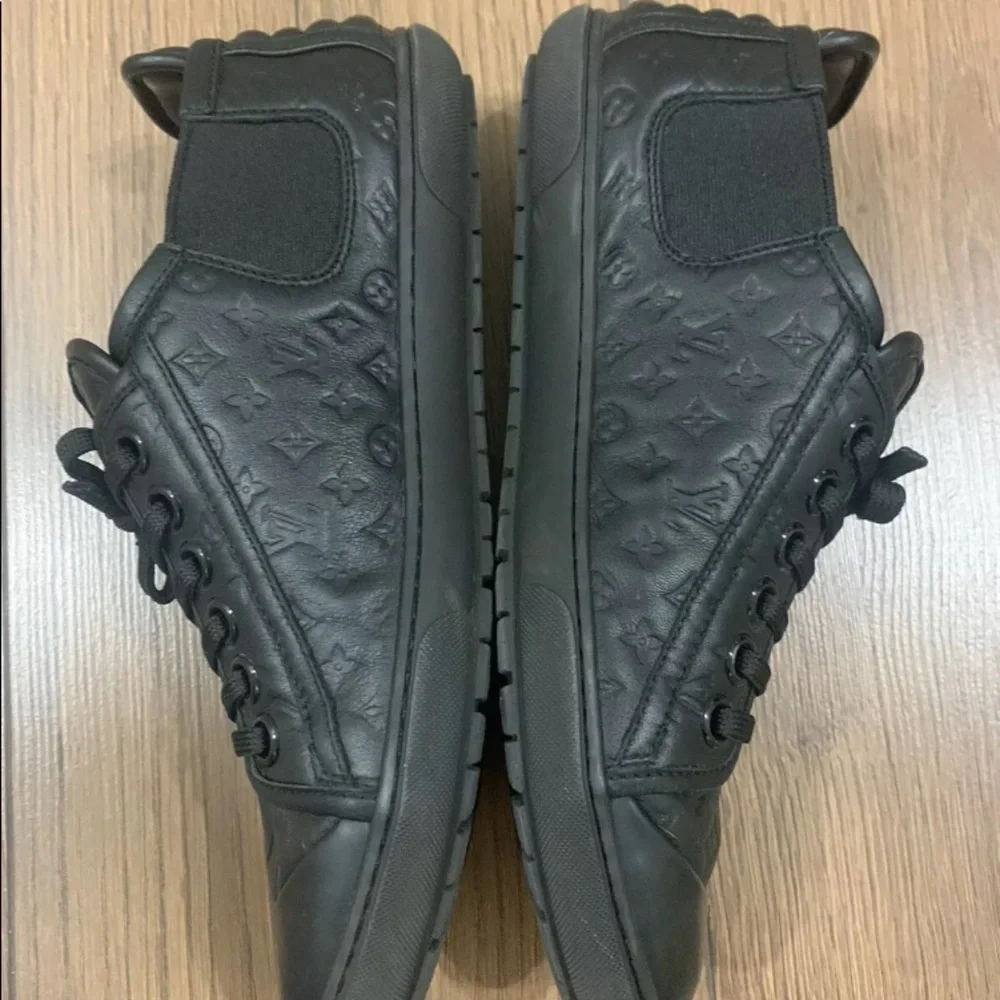 Louis Vuitton
Black Womens Leather Punchy‎ Monogram Sneakers - Picture 8 of 11